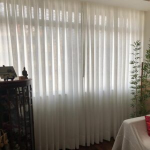 CORTINA DE VOIL LISO C/ PREGA MACHO (P/ TRILHO OU TUBO TRILHO)