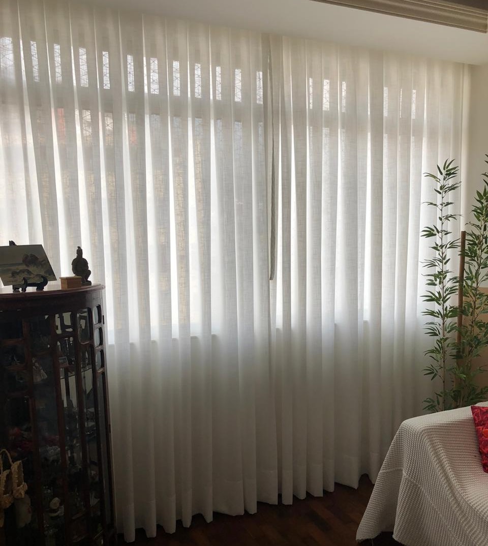 CORTINA DE VOIL LISO C/ PREGA MACHO (P/ TRILHO OU TUBO TRILHO)